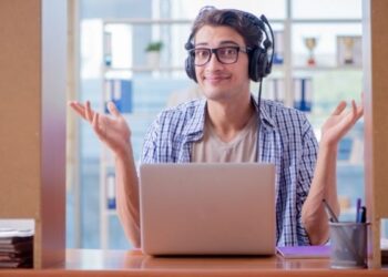 What do students think about online education?